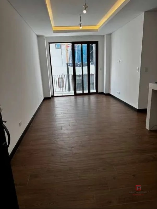 Amplio Apartamento en venta Lirios de Cayala - 1