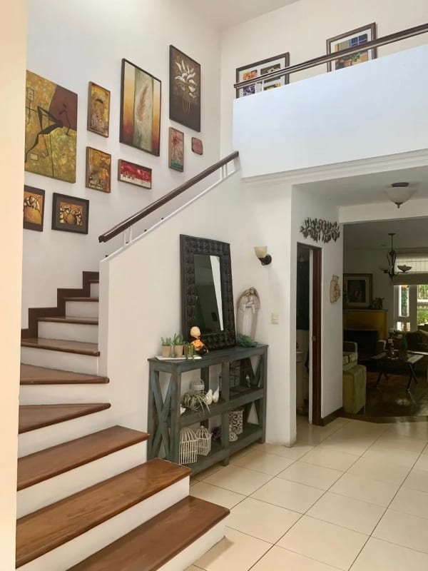 Hermosa casa grande en Residencial Los Diamantes — Casa en Venta en Los Diamantes, Carretera a El Salvador, Guatemala, Ciudad — foto 10 de 17