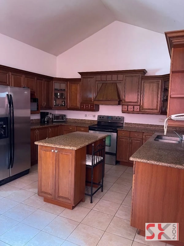 SE VENDE LINDA CASA EN UBICACIÓN PRIVILEGIADA - SAN RAFAEL 2 - 4
