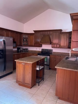 SE VENDE LINDA CASA EN UBICACIÓN PRIVILEGIADA - SAN RAFAEL 2 — Casa en Venta en San Rafael, Santa Catarina Pinula, Guatemala, Ciudad — miniatura 4 de 17