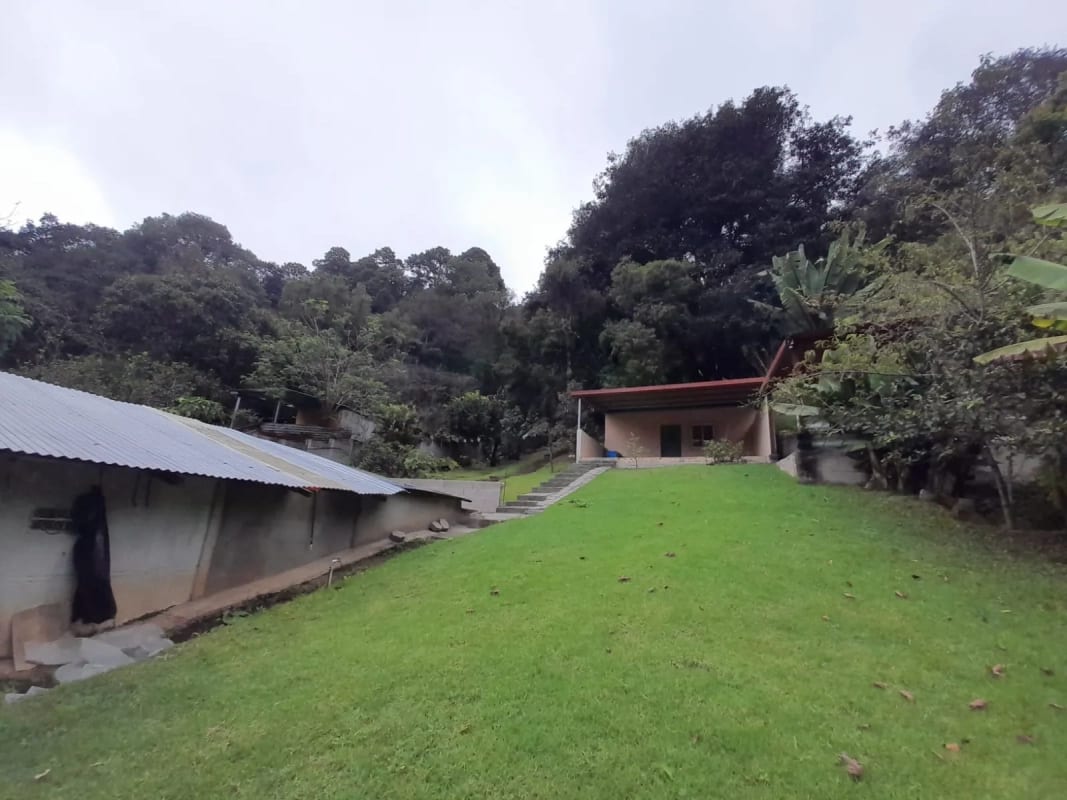 VENDO HERMOSA GRANJA EN EL MANZANILLO, SACATEPÉQUEZ — Casa en Venta en San Lucas Sacatepéquez, Sacatepéquez — foto 3 de 17