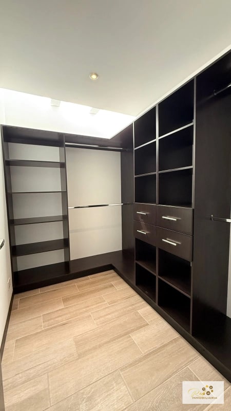 🏡 Casa para Estrenar en Venta – Zona 16, Hacienda Real - 10