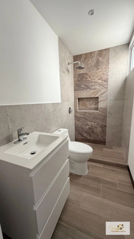 🏡 Casa para Estrenar en Venta – Zona 16, Hacienda Real - 8