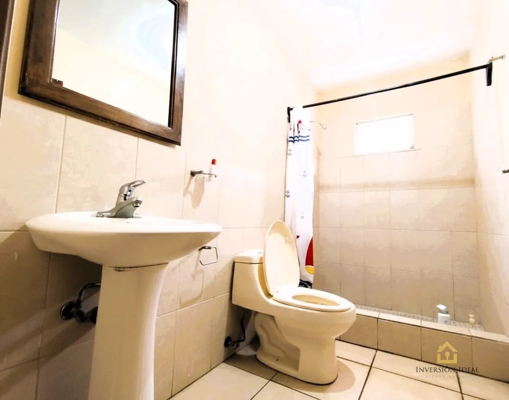 Vendo casa 4 habitaciones + cuarto de servicio en zona 16 - 11