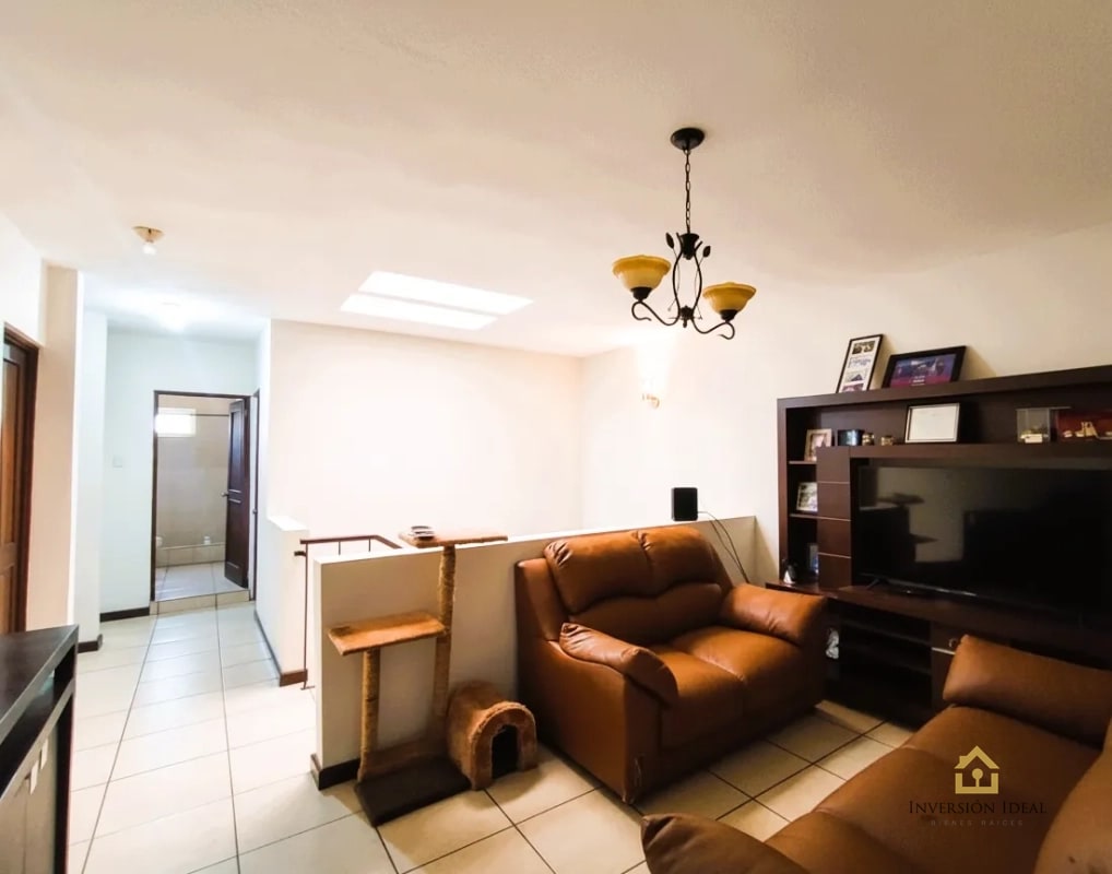 Vendo casa 4 habitaciones + cuarto de servicio en zona 16 - 3