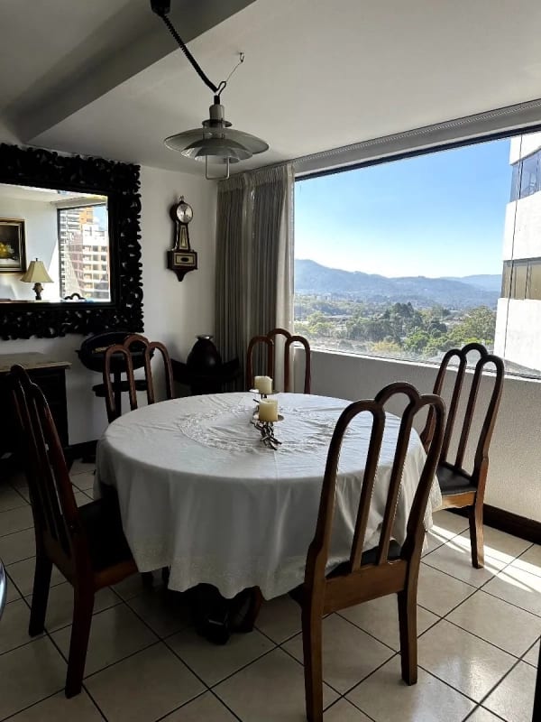 Apartamento amplio con balcón perimetral en Pacífica Plaza, Zona 14 - 5