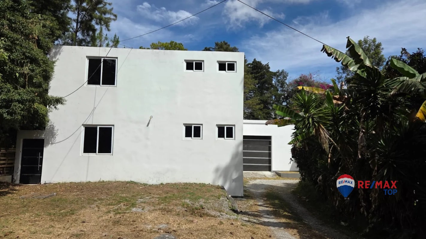 ZONA 16, VENDO CASA DE 2 NIVELES 4 HAB. / BOULEVARD ACATÁN - 1