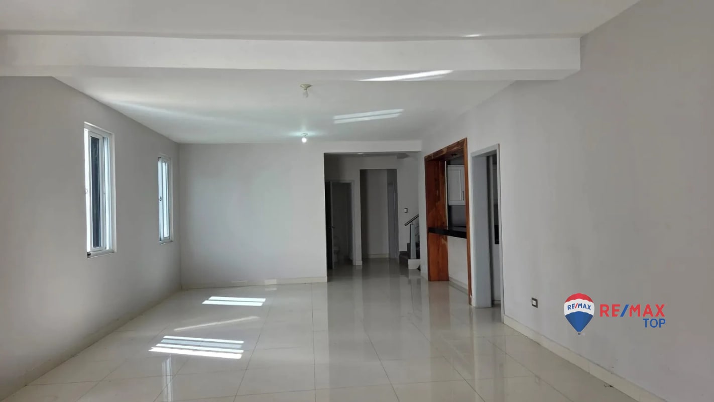 ZONA 16, VENDO CASA DE 2 NIVELES 4 HAB. / BOULEVARD ACATÁN - 12