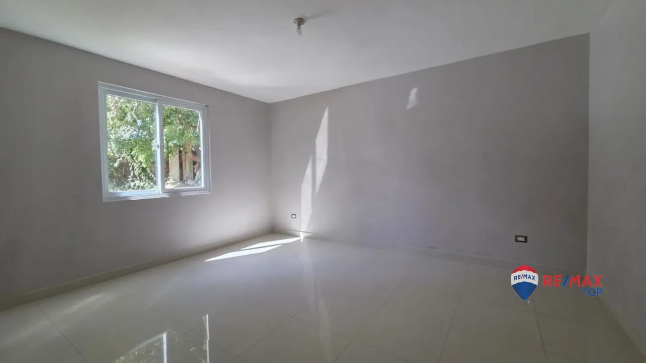 ZONA 16, VENDO CASA DE 2 NIVELES 4 HAB. / BOULEVARD ACATÁN — Casa en Venta en Zona 16, Guatemala, Ciudad — foto 5 de 13