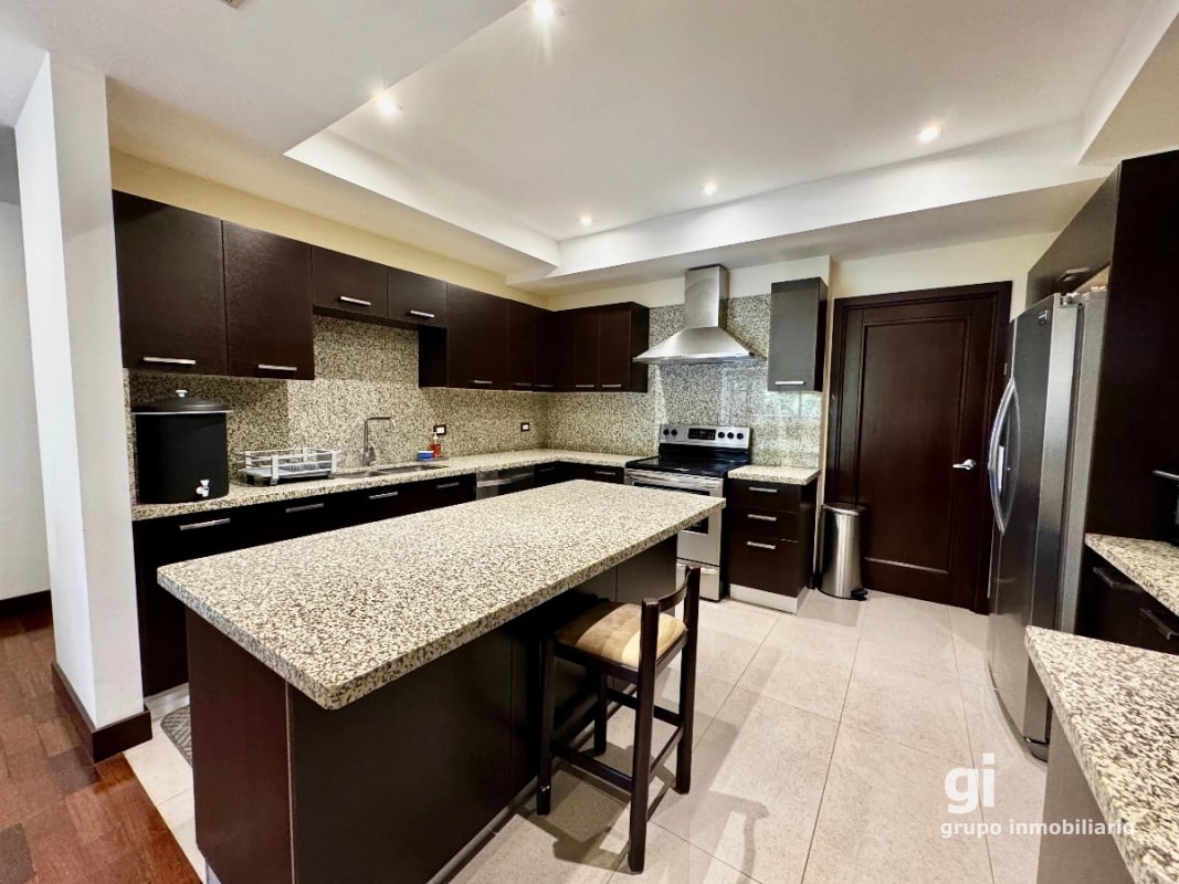 Apartamento de 200 m2 en venta zona 14 - 1