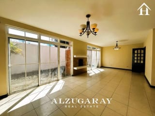 CASA AMPLIA C/ JARDIN, SAN JOSÉ PINULA - 3 HAB./ CONDOMINIO LOS MANANTIALES — Casa en Venta en Carretera a El Salvador, Guatemala, Ciudad — miniatura 1 de 11