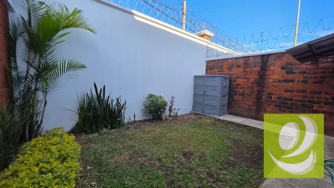 CASA RESIDENCIAL EN VENTA EN Z3 JARDINES DE LAS DALIAS - 2