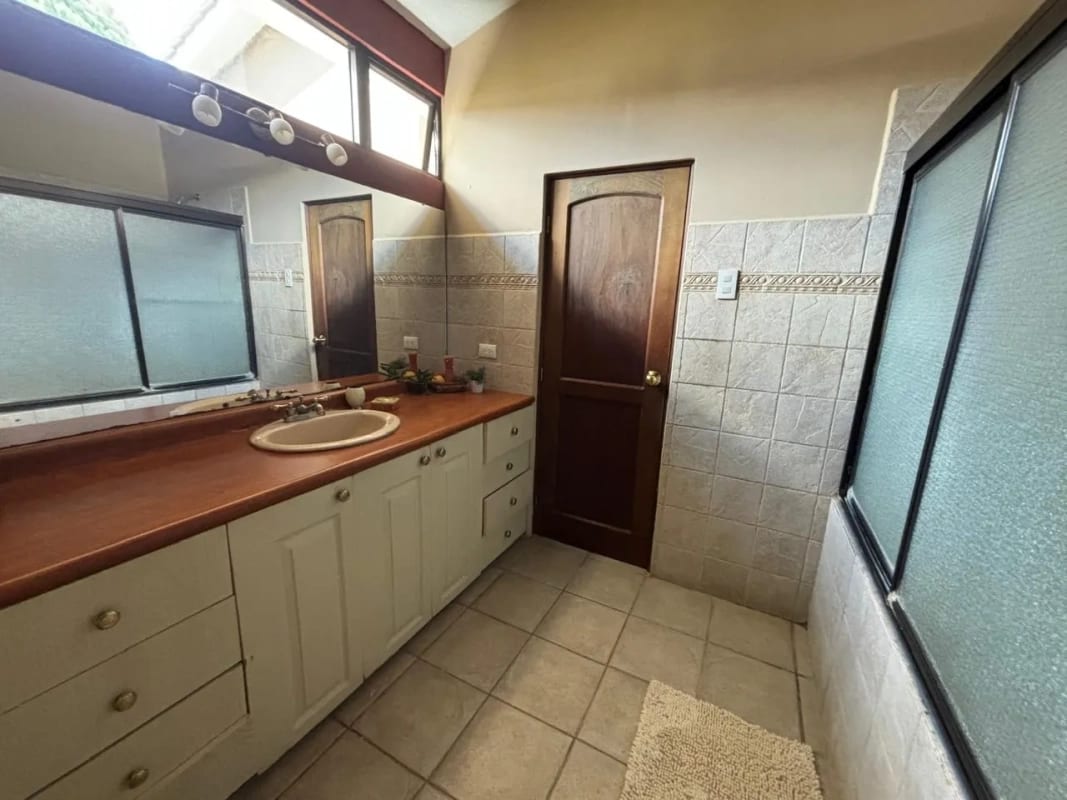 Preciosa casa en venta - Terravista Carretera a El Salvador — Casa en Venta en Terravista, Carretera a El Salvador, Guatemala, Ciudad — foto 8 de 17