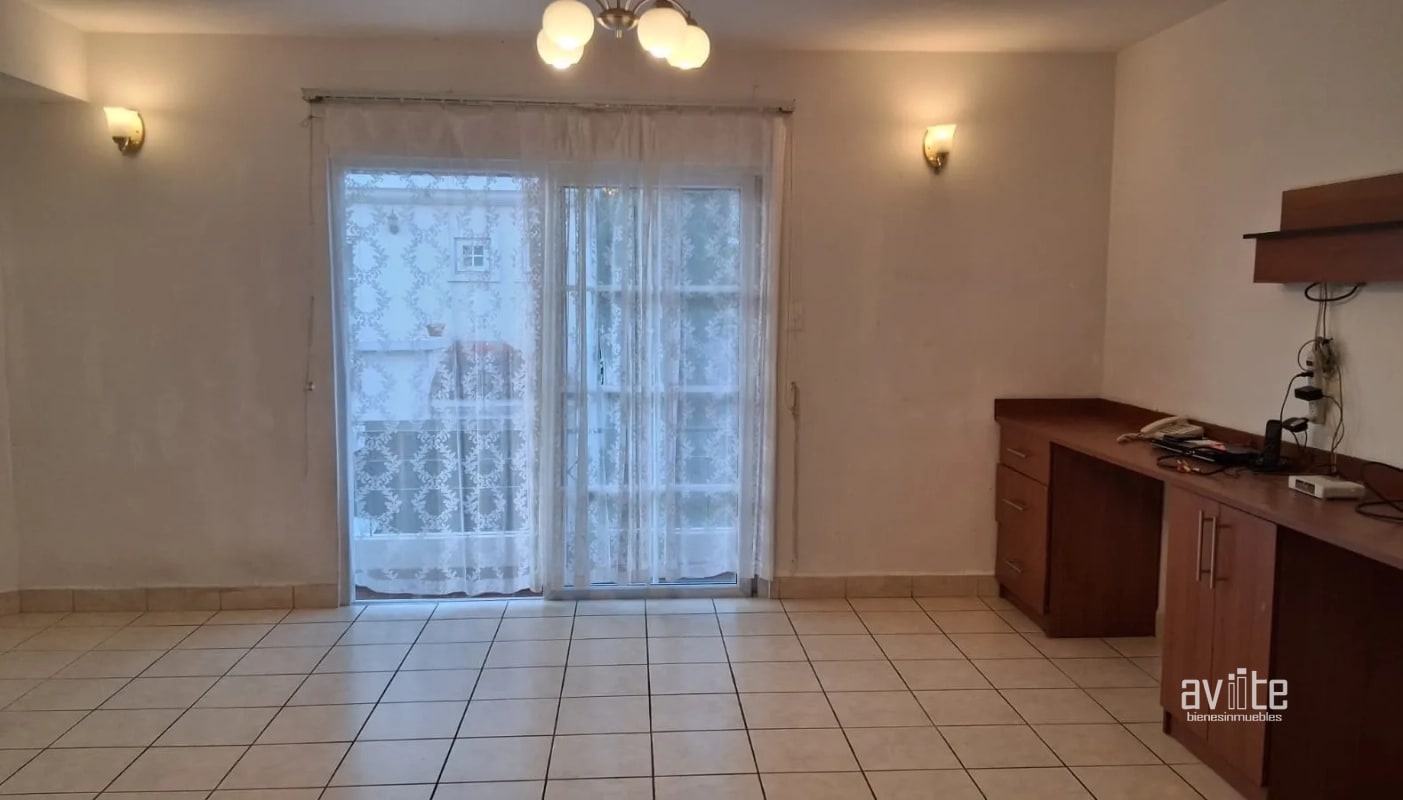 Condado San Nicolas 3.   Casa de 3 niveles en venta Q1,950,000 más impuestos - 10