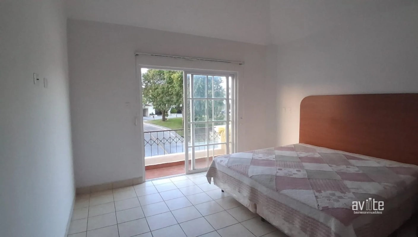 Condado San Nicolas 3.   Casa de 3 niveles en venta Q1,950,000 más impuestos - 4