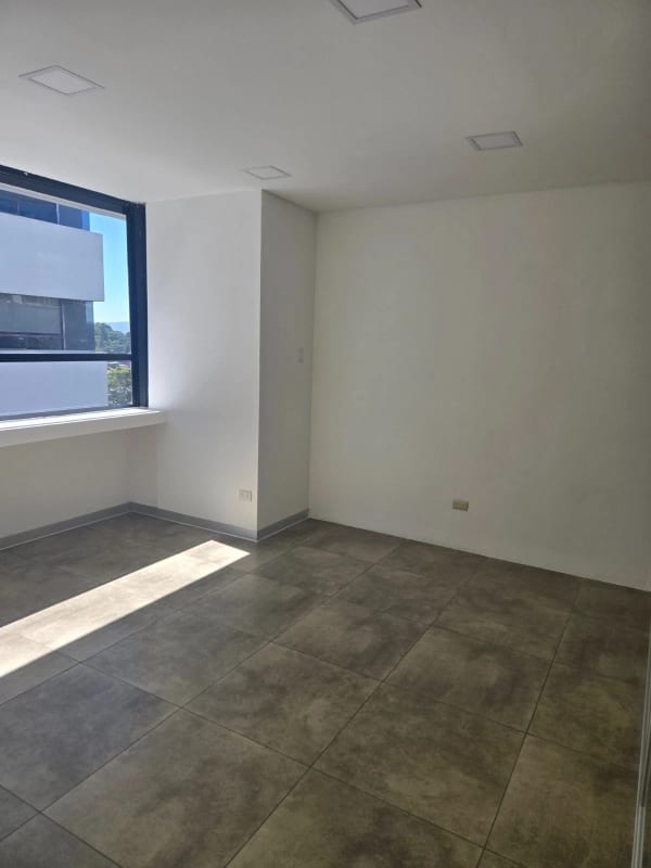 Oficina en Renta zona 10 — Oficina en Venta en Zona 10, Guatemala, Ciudad — foto 4 de 4