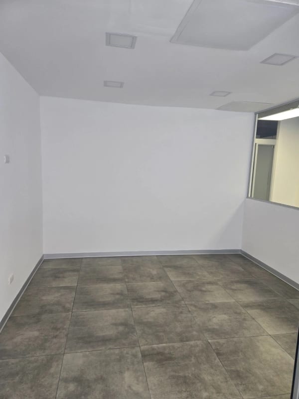 Oficina en Renta zona 10 — Oficina en Venta en Zona 10, Guatemala, Ciudad — foto 3 de 4