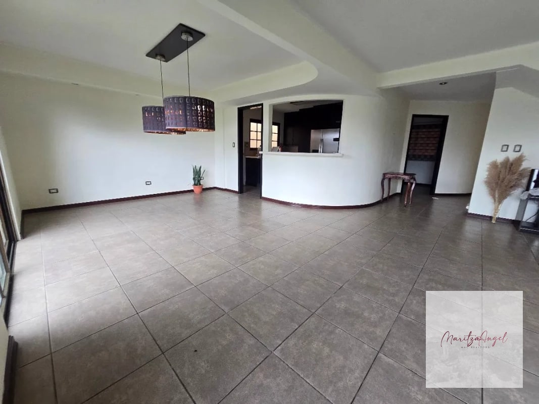 CASA EN VENTA EN ZONA 16 VR Q2.400.000 - 12