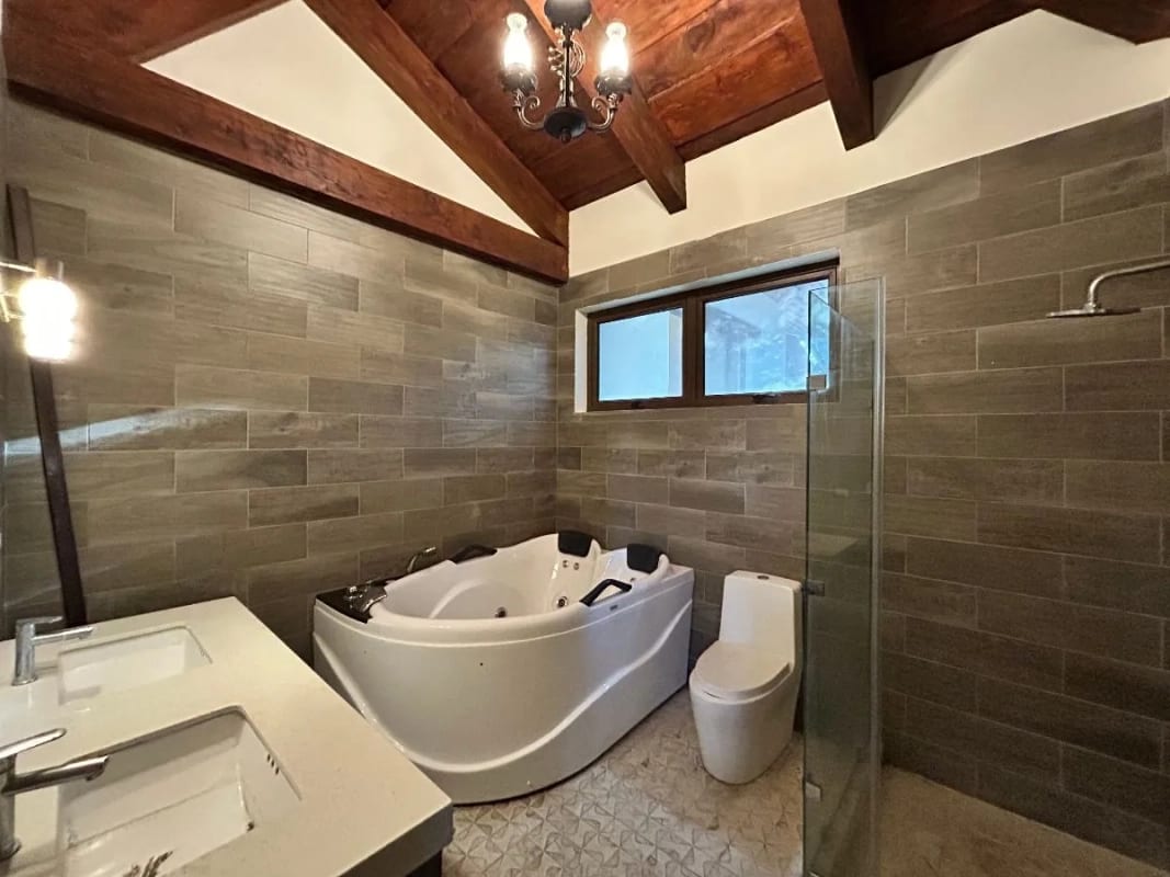 Casa en venta sobre la Interamericana Km. 33.8 (2 manzanas) — Casa en Venta en Santiago Sacatepéquez, Sacatepéquez — foto 8 de 14