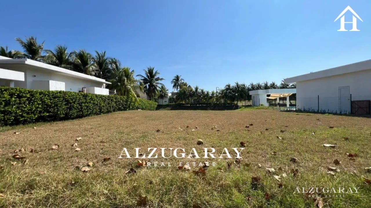 TERRENO PLANO FRENTE AL CANAL 1,063 VR2 / PÉRGOLAS DEL MAR IZTAPA — Terreno en Venta en Pérgolas del Mar, Iztapa, Escuintla — foto 1 de 6