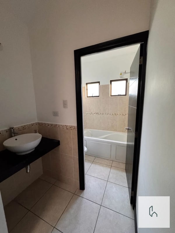 VENTA DE AMPLIA CASA EN VISTAS DE SAN ISIDRO Z.16 - 8