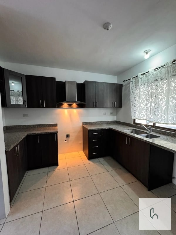 VENTA DE AMPLIA CASA EN VISTAS DE SAN ISIDRO Z.16 - 2