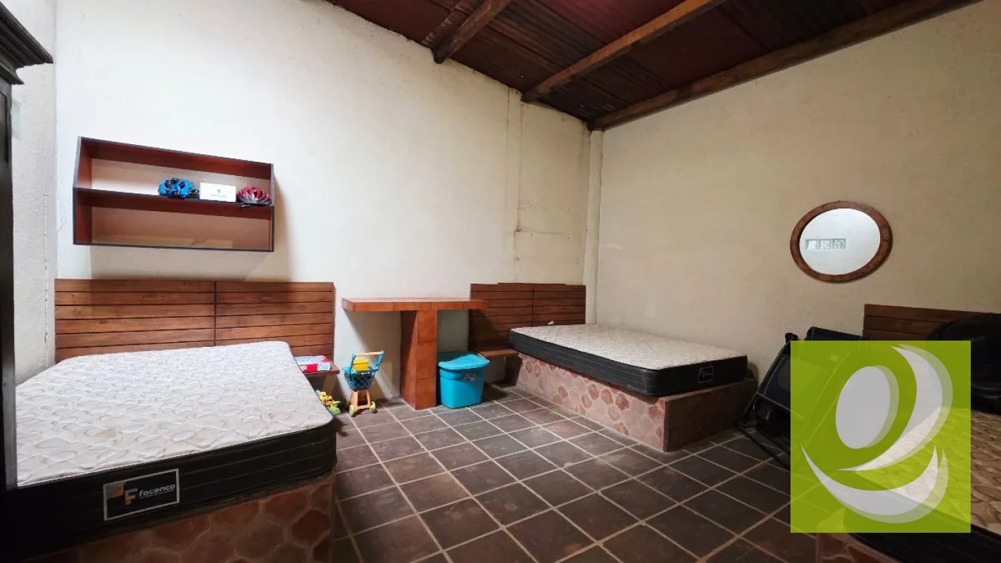 VENDO CASA DE DESCANSO EN ALDEA LAS FLORES SUMPANGO SACATEPEQUEZ - 4