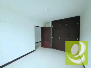 VENDO CASA NUEVA CERCA DE ZONA 16 CERCA CRISTO REY — Casa en Venta en Zona 16, Guatemala, Ciudad — miniatura 4 de 10