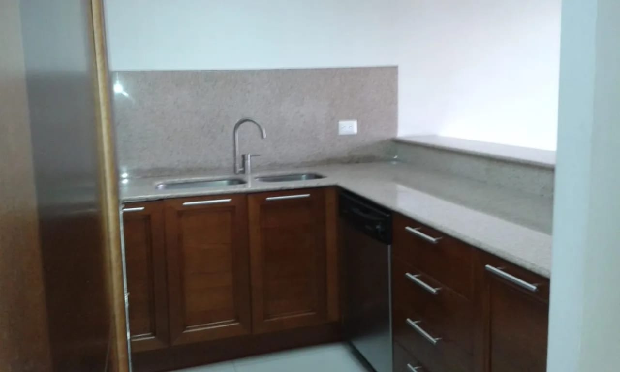 Apto. en Venta en Edificio Zona 10. — Apartamento en Venta en Zona 10, Guatemala, Ciudad — foto 3 de 17
