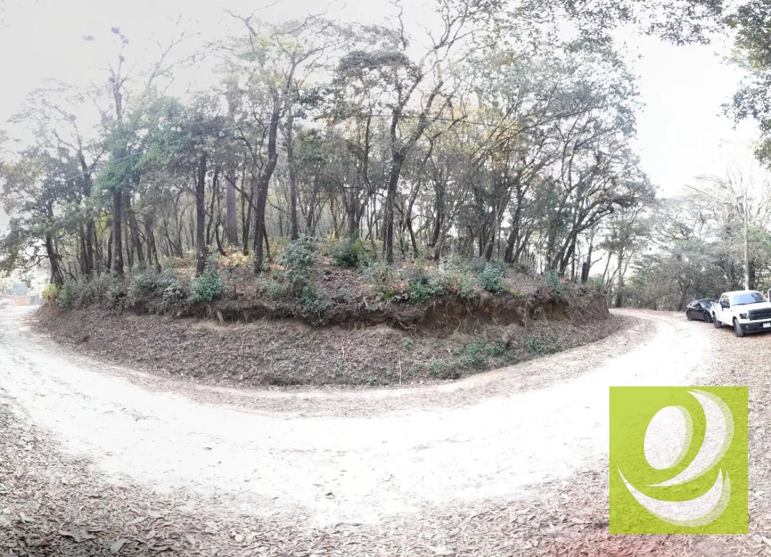 Terreno de Esquina en Venta en El Encinal Zona 7 Mixco - 2