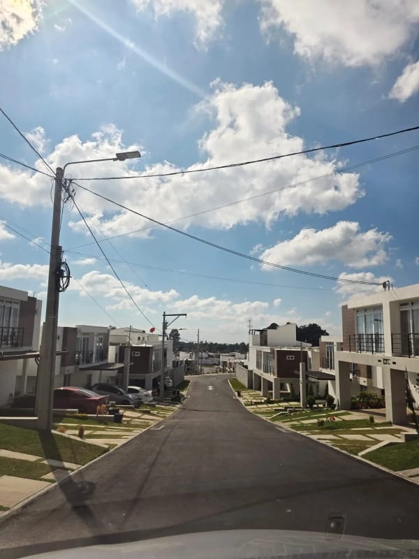 CASA EN VENTA – CONDOMINIO SECOYA DE ARRAZOLA | CAES KM. 16.5 — Casa en Venta en Carretera a El Salvador, Guatemala, Ciudad — foto 3 de 16