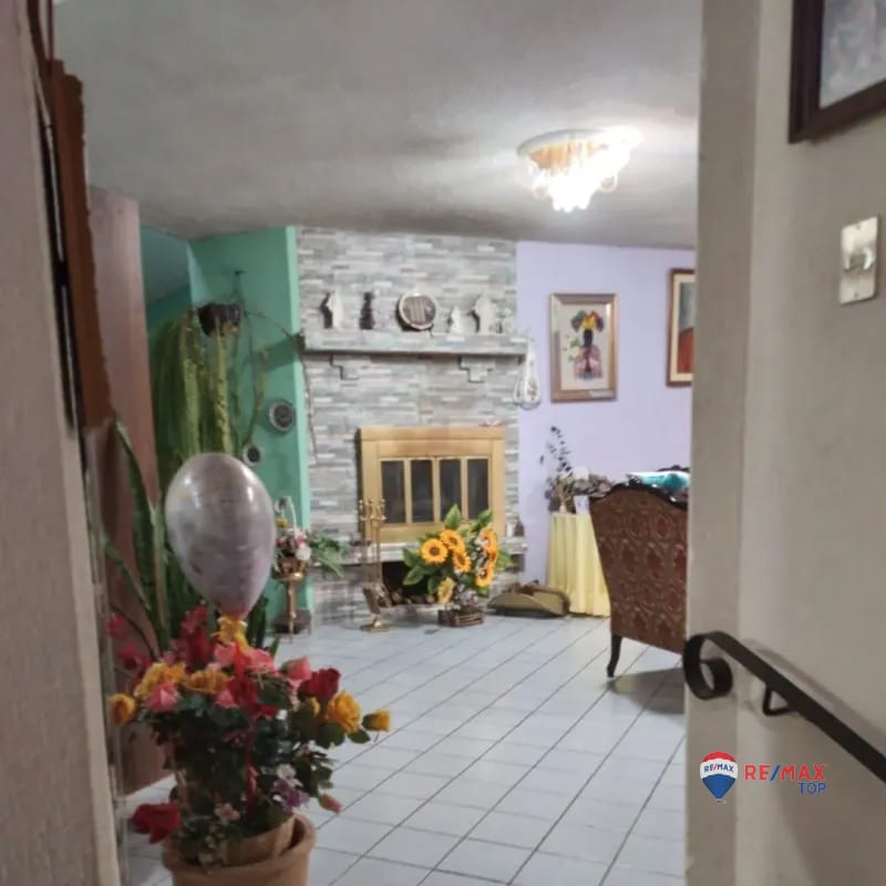VENDO CASA EN SECTOR A-10, SAN CRISTÓBAL 4 HABITACIONES / AMPLIO JARDÍN POSTERIOR — Casa en Venta en Zona 8 Mixco, Guatemala, Ciudad — foto 7 de 7