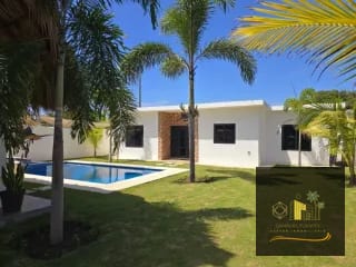 CASA DE PLAYA EN MONTERRICO — Casa vacacional en Venta en Monterrico, Santa Rosa — miniatura 1 de 16