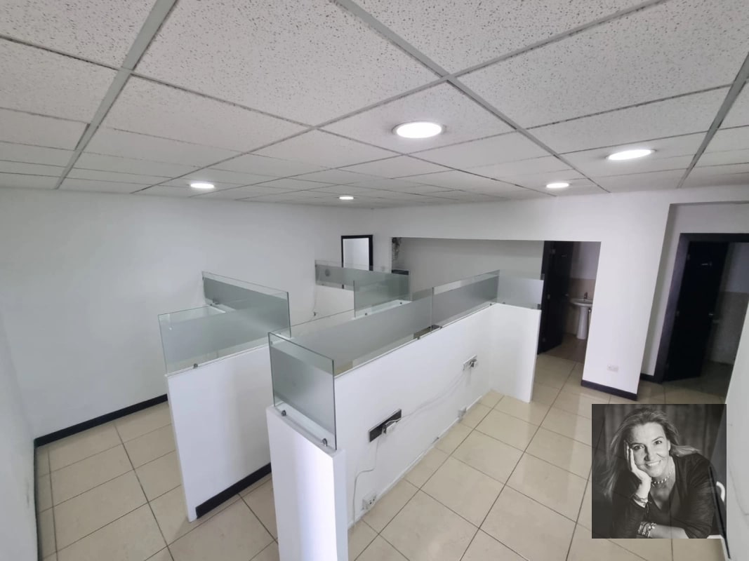 DUBAI CENTER / Oficina en Venta , zona 10 - 14