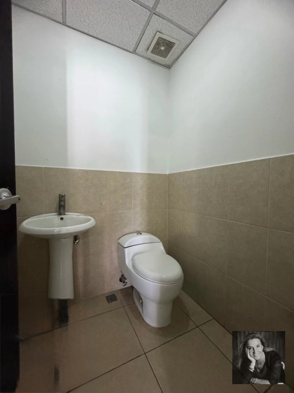 DUBAI CENTER / Oficina en Venta , zona 10 - 10