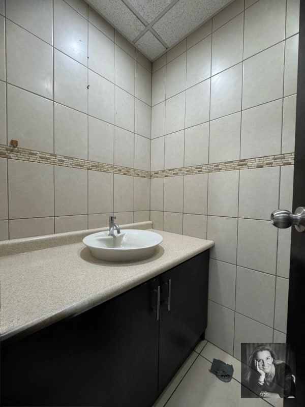 DUBAI CENTER / Oficina en Venta , zona 10 - 9
