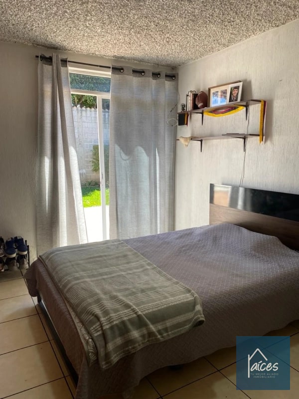 CASA EN VENTA ZONA 15 (D) - 1