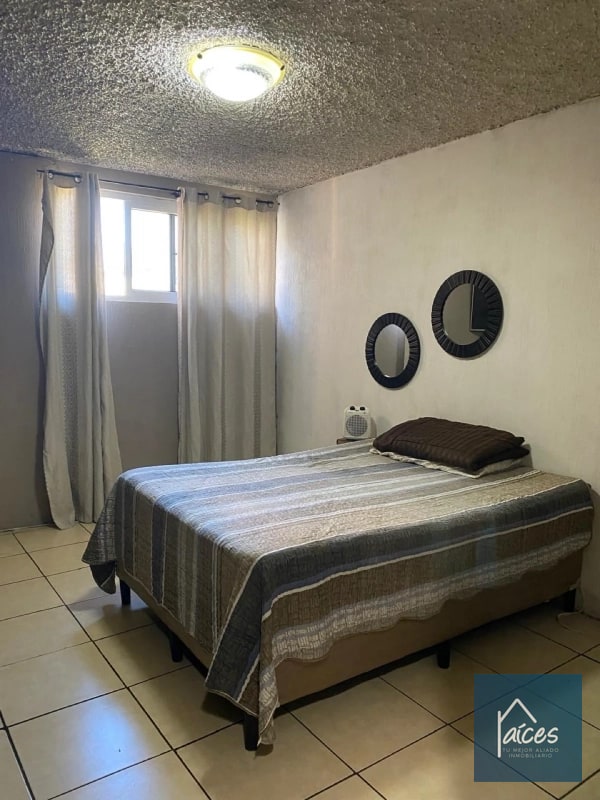 CASA EN VENTA ZONA 15 (D) - 5