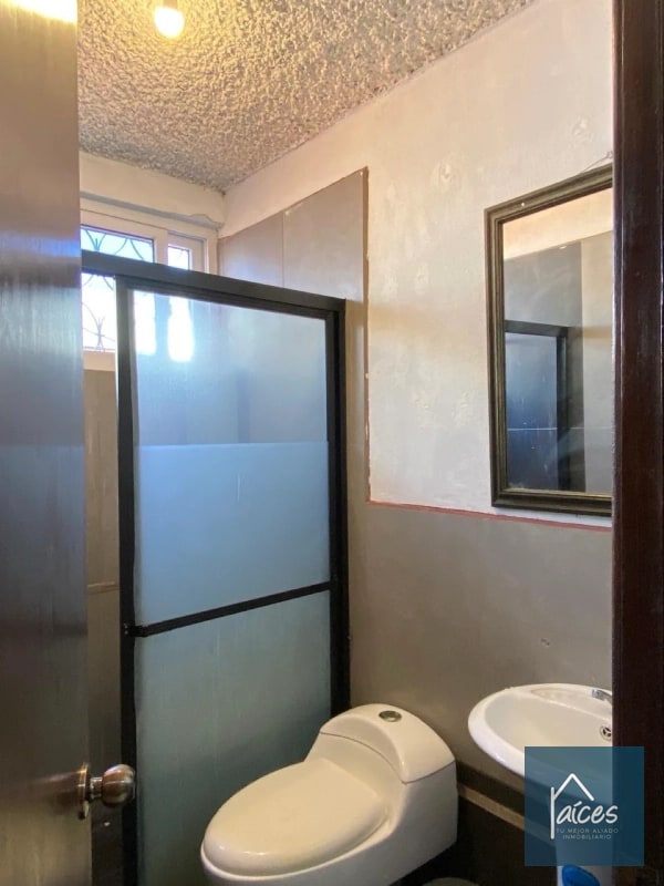 CASA EN VENTA ZONA 15 (D) - 2