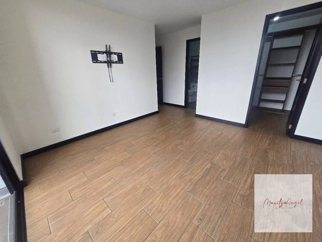 VENTA DE APARTAMENTO EN ZONA 15 TORRE PRAGA - 10