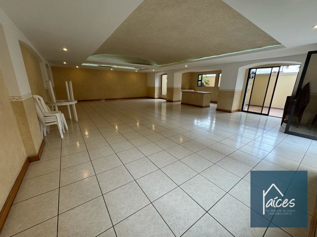 Apartamento PH en venta Zona 10 a una cuadra de La Estación (20) - 5