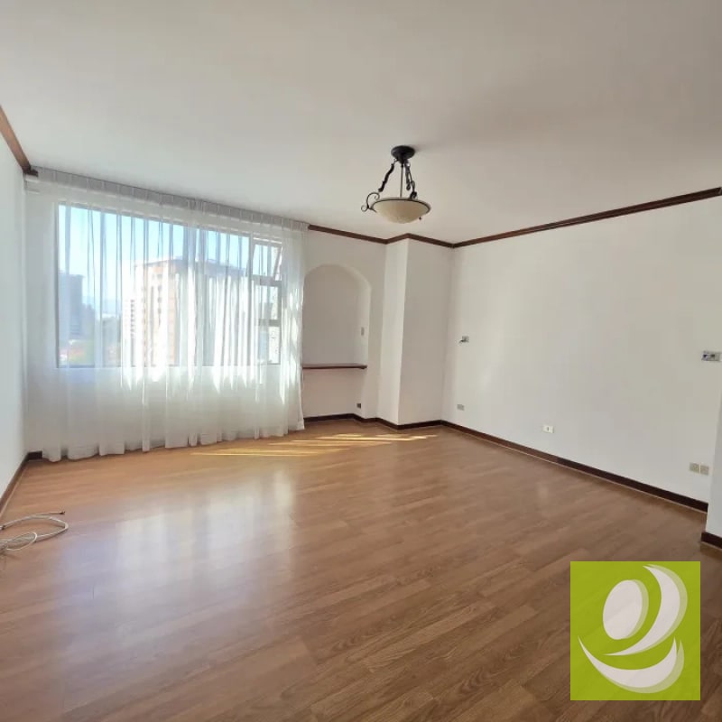 APARTAMENTO EN RENTA O VENTA EN CASTELLAR ZONA 10 - 5