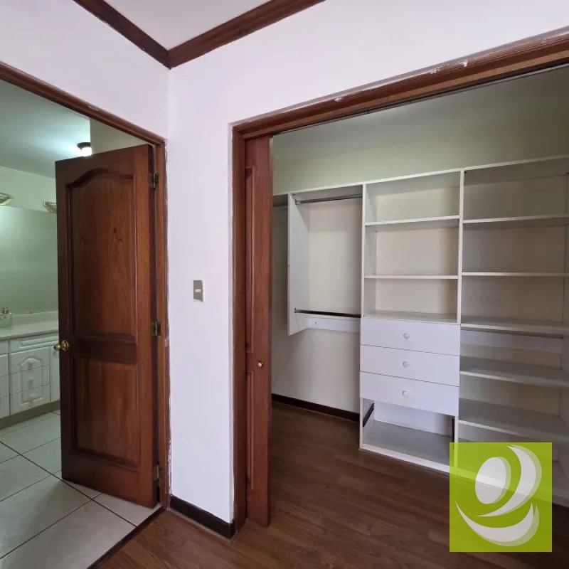 APARTAMENTO EN RENTA O VENTA EN CASTELLAR ZONA 10 - 2