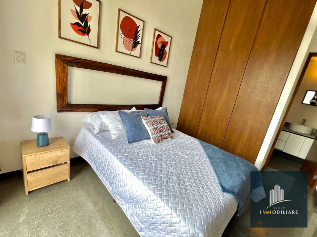 Apartamento amueblado en venta 4 Grados Norte, zona 4 - 8