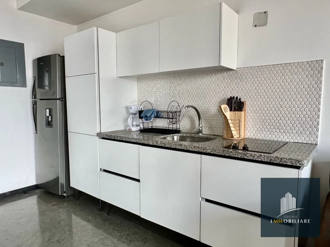 Apartamento amueblado en venta 4 Grados Norte, zona 4 - 6