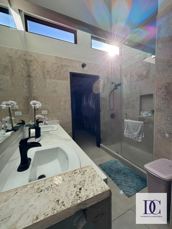 CASA EN VENTA CON PISCINA – LAZOS DE FRAIJANES; KM.20 CAES - 10