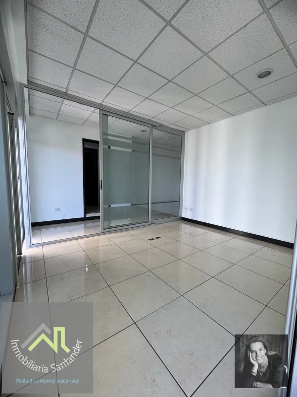 DUBAI CENTER / Oficina en Venta , zona 10 - 12