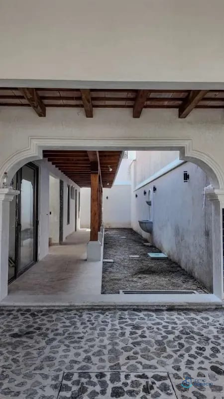 Casas en venta- Residencia de lujo en Club Residencial Franciscanos — Casa en Venta en Ciudad Vieja, Sacatepéquez — foto 9 de 17