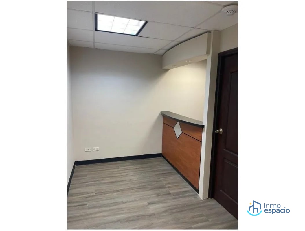 Clínica en renta en Vista Hermosa Zona 15 – Dentro de Multimedica - 2