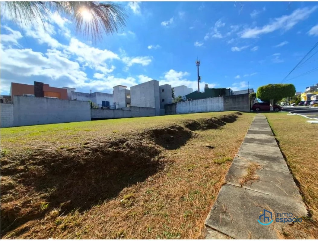 Terreno en Venta en Residencial Exclusivo - 3